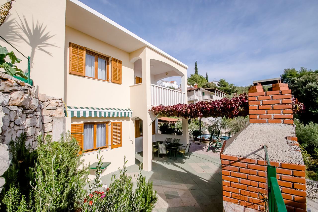 Apartments Toni Vinisce Exterior photo