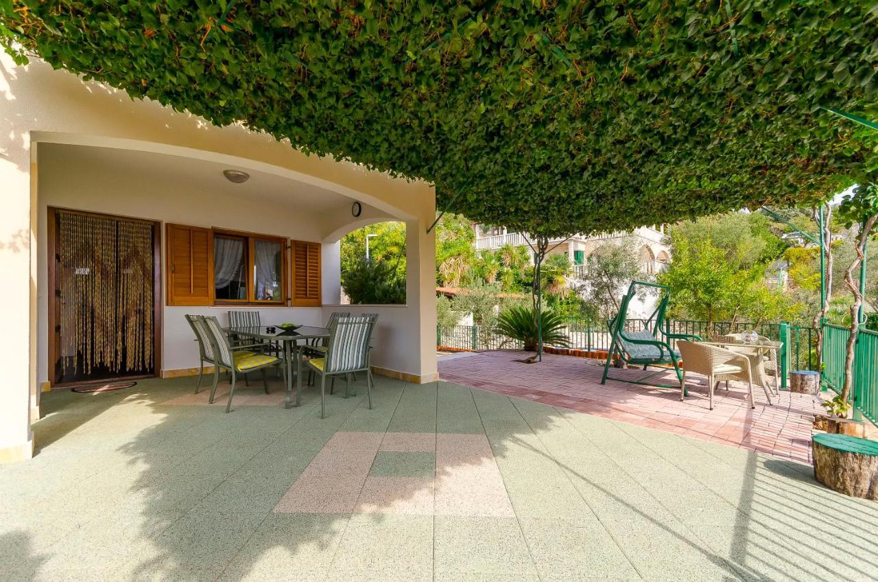 Apartments Toni Vinisce Exterior photo