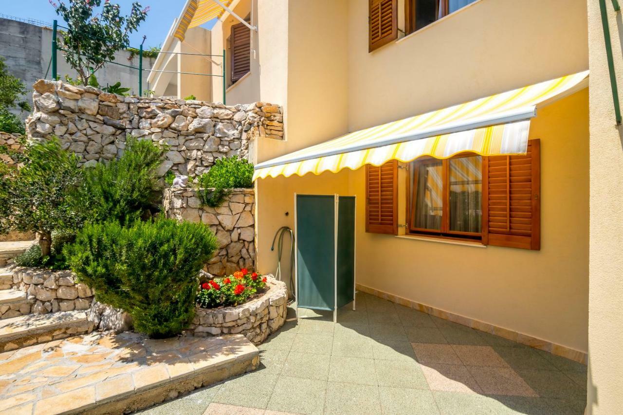 Apartments Toni Vinisce Exterior photo